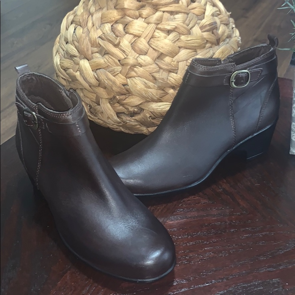 Clarks dark brown leather ankle boots